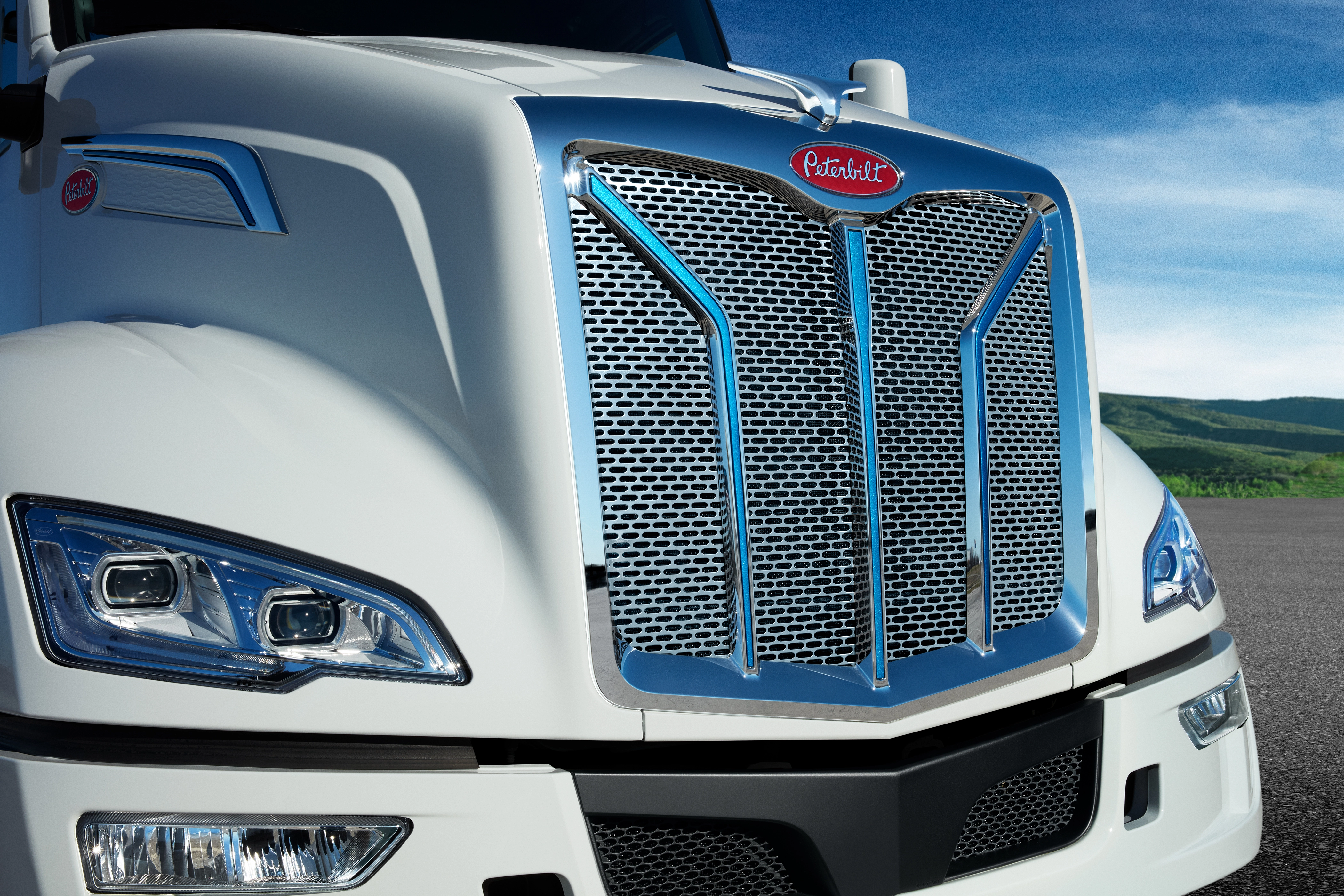 579EV Truck Grill